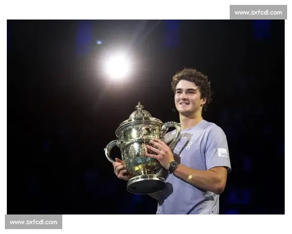 19 岁丰塞卡巴塞尔封王!首夺 500 赛冠跻身 TOP30 19 岁丰塞卡巴塞尔封王!首夺 500 赛冠跻身 TOP30