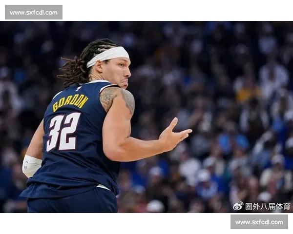 戈登 50 分 + 11 中 10 三分创纪录 空砍惜败勇士 戈登 50 分 + 11 中 10 三分创纪录 空砍惜败勇士