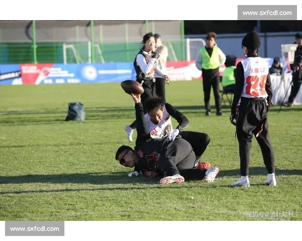 第三届北京腰旗橄榄球公开赛落幕:潮酷外表下的专业内核 第三届北京腰旗橄榄球公开赛落幕:潮酷外表下的专业内核