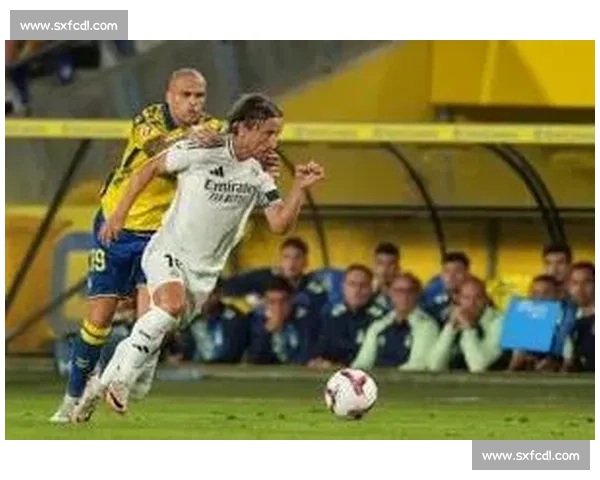 莫伦特斯怒批维尼修斯:皇马容不下无礼的天赋 莫伦特斯怒批维尼修斯:皇马容不下无礼的天赋